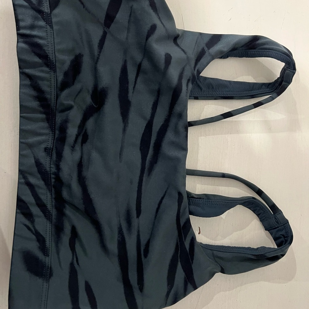 Athleta Exhale Sports Bra D-DD